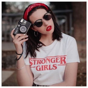 STRONGER GIRLS unisex T-Shirt
